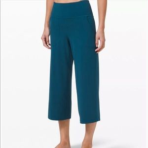 Lululemon Align Super High Rise Cropped Wide Legs 23”